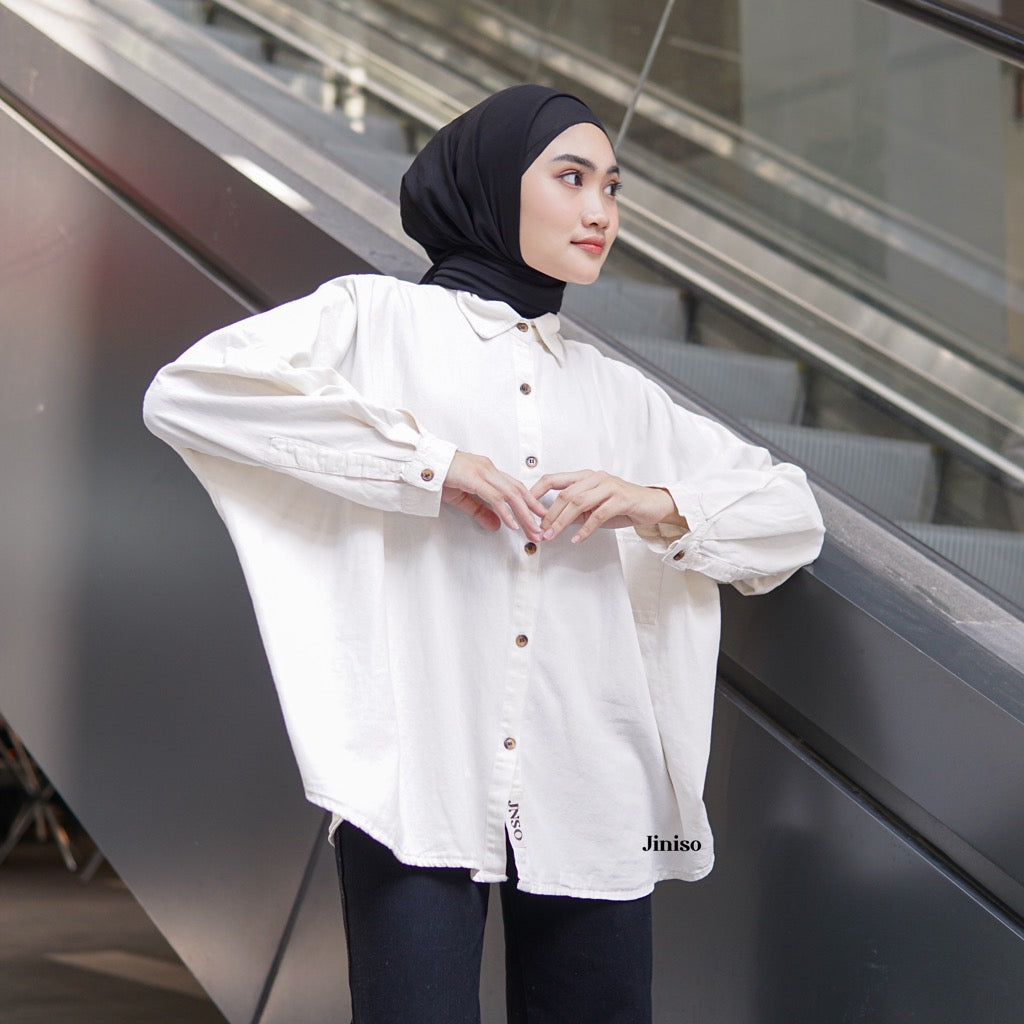 JINISO Kemeja Oversize Shirt White Angel HYPER ACTIVE