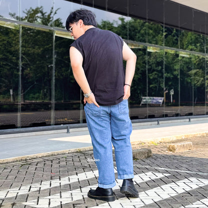 Ayollar orgazmlari Kema halokatidan keyin orolda erotika