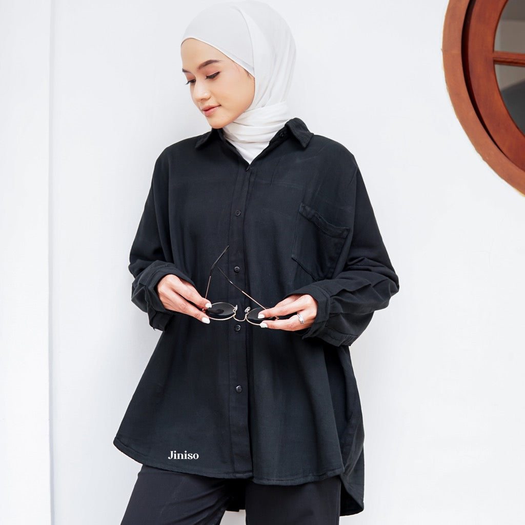 JINISO Kemeja Oversize Shirt Jet Black HYPER ACTIVE